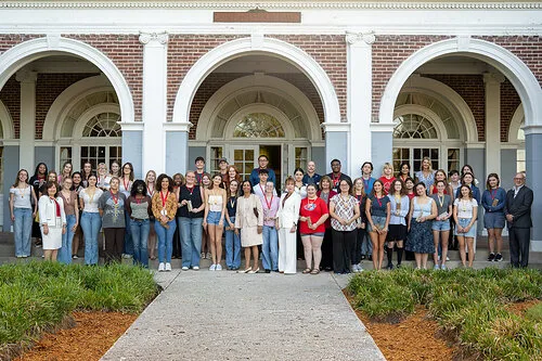 Inaugural class gathers following the announcement of the Honors College at Florida Southern College. Inaugural class gathers following the announcement of the Honors College at Florida Southern College.